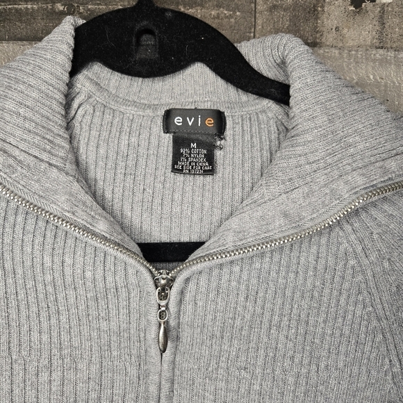 Evie Gray Ribbed Zip-Up Sweater - Picture 2 of 4